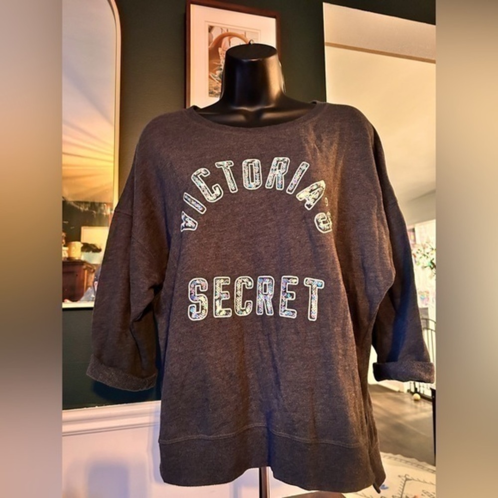 Victoria’s Secret charcoal gray pullover crew neck sweater, Size M